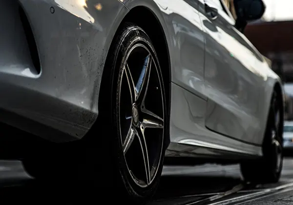 Các hóa chất thường được dùng trong vệ sinh lazang ô tô