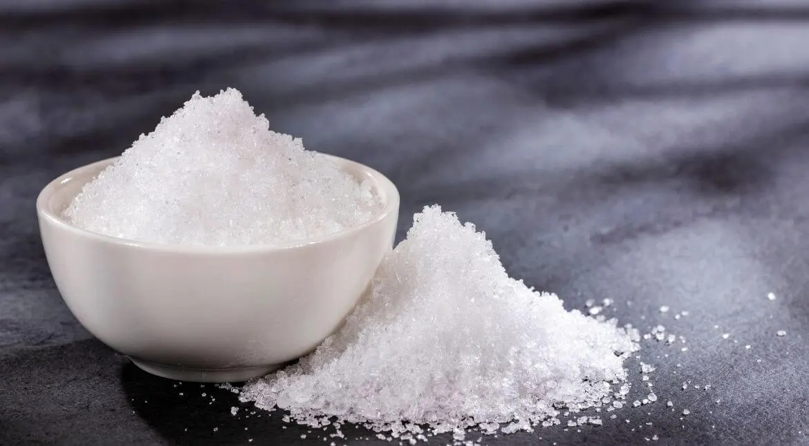Kali clorid và natri clorid có điểm tương đồng về hình dạng và khả năng tan tốt trong nước. Tuy nhiên, chúng lại có nhiều điểm khác nhau về vai trò và ứng dụng.