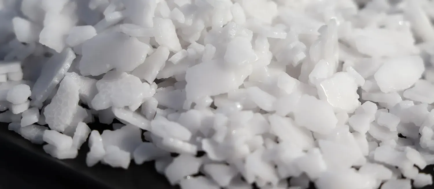 KOH (Kali Hydroxit) là chất gì? Tính chất, công dụng và ứng dụng thực tiễn