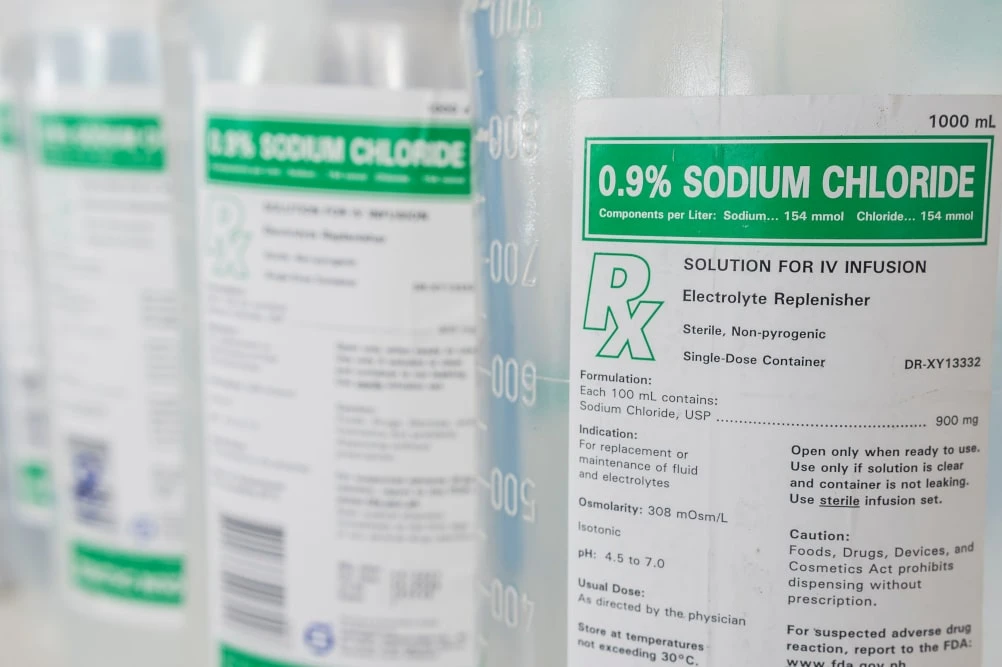 Nước muối sinh lý có phải được sản xuất từ hợp chất Sodium chloride?