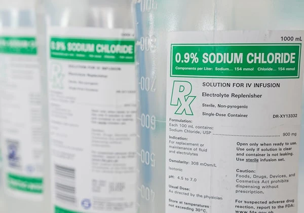 Nước muối sinh lý có phải được sản xuất từ hợp chất Sodium chloride?