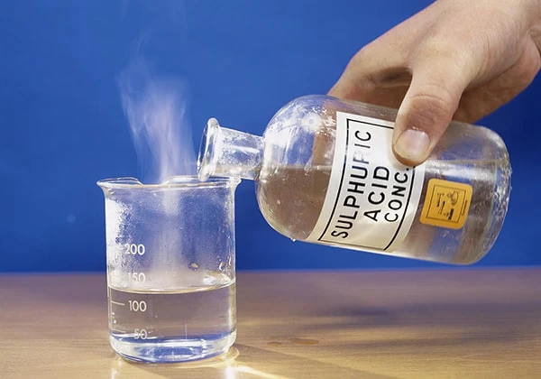 Pha loãng axit sunfuric đậm đặc thế nào để vừa an toàn vừa đúng tỉ lệ?