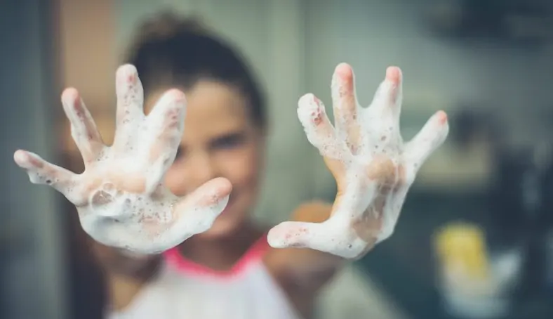 Phản ứng xà phòng hóa là gì? Ứng dụng thực tiễn và cách giúp bạn chọn xà phòng an toàn cho da